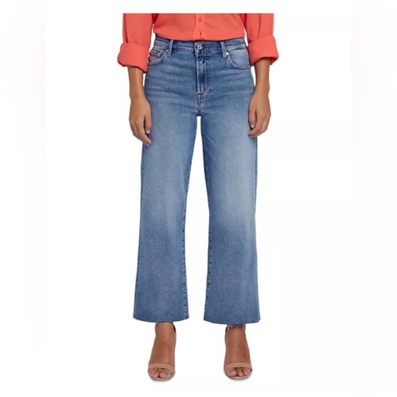 7 For All Mankind Alexa Cropped Jeans with White Stripe Accents - Picture 8 of 8